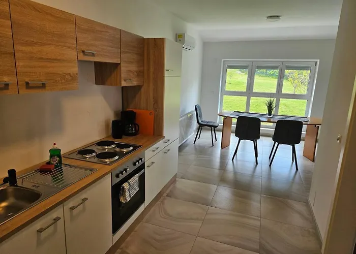 Apartman 10 Minutes To S-bahn I Garden Option I Wifi Bécs